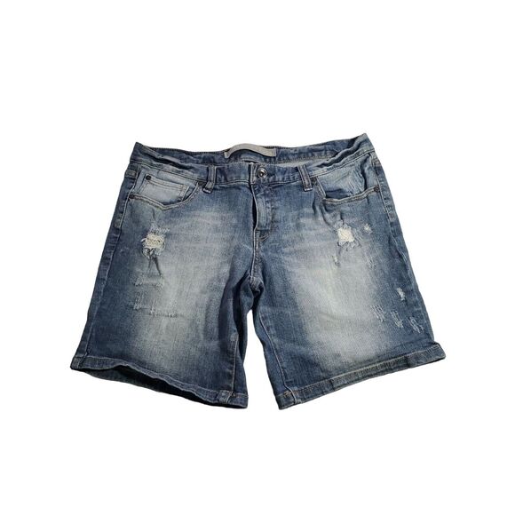 Refuge Shorts Size 9 Juniors Blue Medium Wash Mid Rise Distressed Denim - Picture 2 of 4